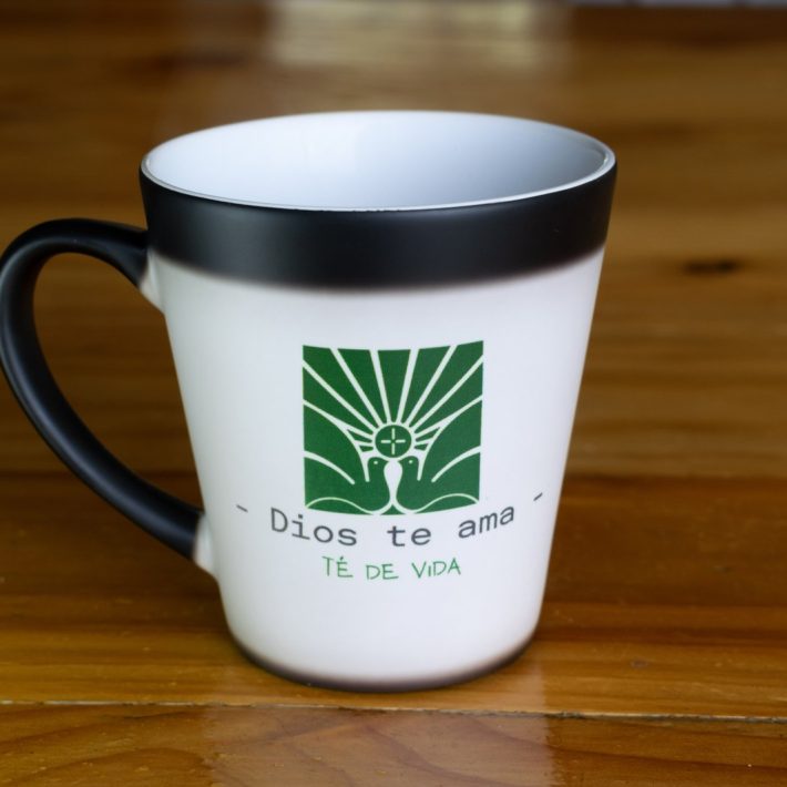 Taza mágica revelada con mensaje Dios te ama Té de Vida